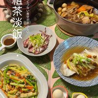 可能是火鍋、豆腐和顯示的文字是「粗 粗 云 ひ と ٢ 茶 な い 淡 茶 青 空 淡 が ま मদ STAUTE 」的圖像