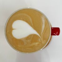 可能是咖啡、紅心和咖啡杯的圖像