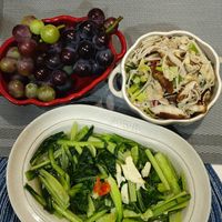 可能是顯示的文字是「 N STAUB 」的圖像