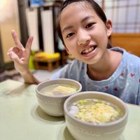 可能是 1 人、粥和拉麵的圖像