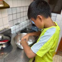 可能是 1 人和小孩的圖像