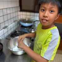 可能是 1 人和小孩的圖像