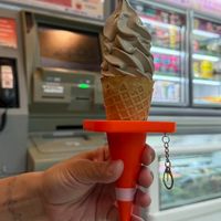 可能是冰淇淋和義式冰淇淋的圖像