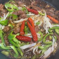 可能是肉排和快炒的圖像