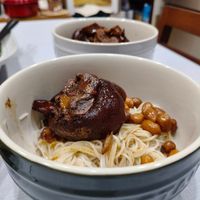 可能是香菇、麵和拉麵的圖像