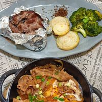 可能是肉排和文字的圖像