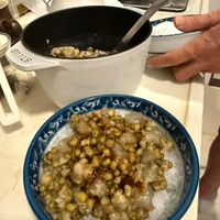 可能是粥和龍眼的圖像