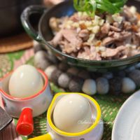 可能是拉麵、水波蛋、火鍋和文字的圖像
