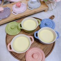 可能是顯示的文字是「 TAUB EA STIDY MIAKKE COCOTTE LA STAUB STAU STAU ЛACOCOTTP STAUB COCOTTE E LA UB STAUB STAUB STAUB COCOTTE CEOTYS OTTE ITE CO LA ለለክ ۲۲ ยิก ជ 」的圖像