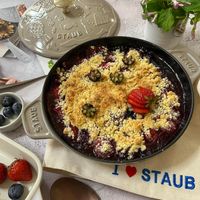 可能是‎北非小米飯和‎顯示的文字是「 ‎STANB STANE SRIUB هری ك E UB 6 TAUa TAΙ E STAUB STAUB‎ 」‎‎ 的圖像