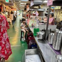 可能是 4 個人和文字的圖像
