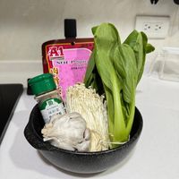 可能是炒麵、豆腐、麵和拉麵的圖像