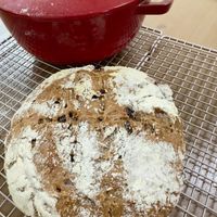 可能是黑麥麵包的圖像
