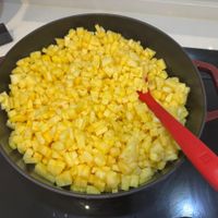可能是豆煮玉米的圖像