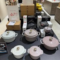 可能是 2 個人和文字的圖像