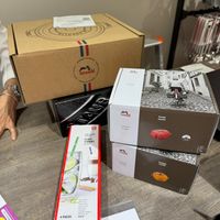 可能是薑餅、鞋子和文字的圖像