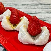 可能是甜點和草莓的圖像