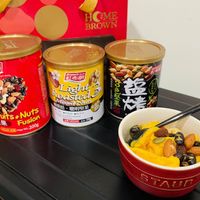 可能是炒麵、豆腐和文字的圖像