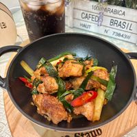可能是豆腐和顯示的文字是「 B 100 CAFED 0OAARABICA HAUT N" BRASIL 73843W I utaun 」的圖像