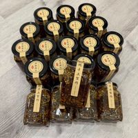可能是燕麥餅乾、巴布卡麵包和文字的圖像