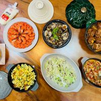 可能是炒麵、豆腐、火鍋和文字的圖像