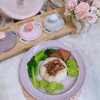 可能是豆腐、洋桔梗和顯示的文字是「 STAL A sT S L የሚባይ STAVE UE STANC STAU BnVIs 스분 මැලං 」的圖像
