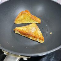 可能是半圓形餡餅的圖像