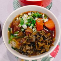 可能是拉麵、麵和文字的圖像