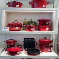 可能是‎顯示的文字是「‎題影 本區商品 1件51折 2件4折 staub en enFrance France 温凝友店 ف‎ 」‎的圖像
