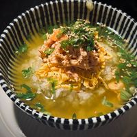 可能是粥、水波蛋和拉麵的圖像
