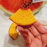 可能是西瓜和文字的圖像