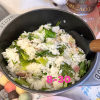 可能是豆腐、炒飯、北非小米飯和文字的圖像