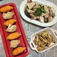 可能是炸丸子和肉餡餅的圖像