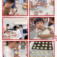可能是 9 個人、半圓形餡餅和文字的圖像