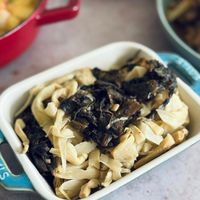 可能是義大利麵、豆腐和香菇的圖像