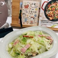 可能是炒麵和文字的圖像