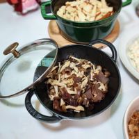 可能是義大利麵、豆腐和香菇的圖像