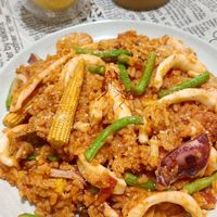 可能是炒飯和西班牙大鍋飯的圖像