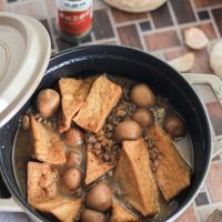 可能是火鍋、豆腐和文字的圖像