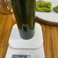 可能是水藻和顯示的文字是「入/切 DRETEC DRETEC DRE 379 最大計量 大量20 2000g 表示单位 0.1/0.5g 0表示」的圖像