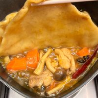 可能是火鍋、香菇和拉麵的圖像