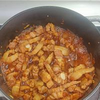 可能是燉小牛膝的圖像