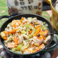 可能是拉麵、豆腐和文字的圖像
