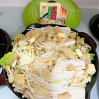 可能是火鍋、麵和豆腐的圖像