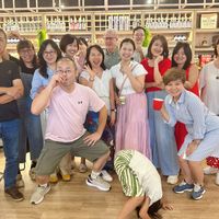 可能是 7 個人和文字的圖像
