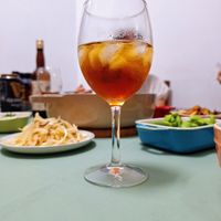 可能是義大利麵和飲料的圖像
