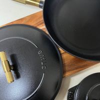 可能是鬆餅機和文字的圖像