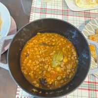 可能是焗豆、水波蛋和粥的圖像