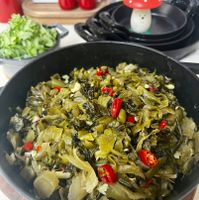 可能是綠葉甘藍和莙薘菜的圖像