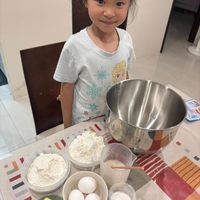 可能是 1 人和食物的圖像